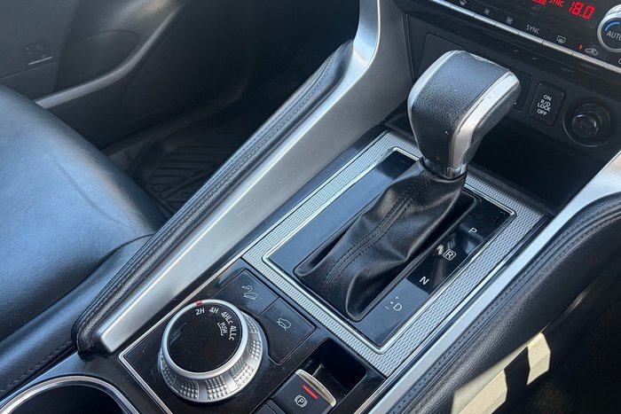 2020 Mitsubishi Pajero Sport GLS