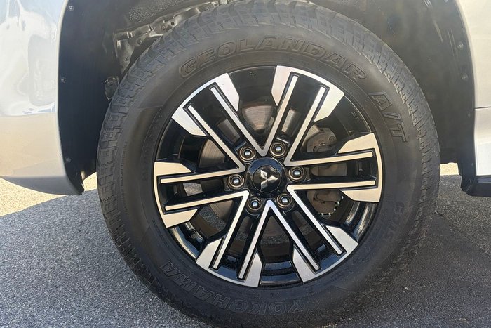 2020 Mitsubishi Pajero Sport GLS