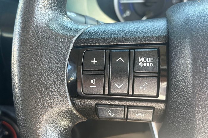 2019 Toyota Hilux SR