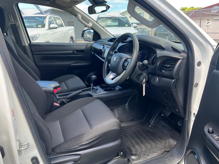2019 Toyota Hilux Workmate TGN121R 4x2 Glacier White