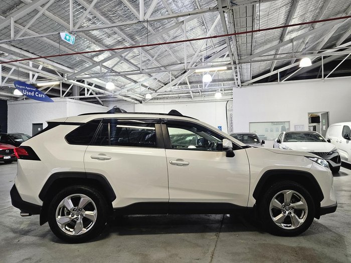 2019 Toyota RAV4 GXL MXAA52R Glacier White