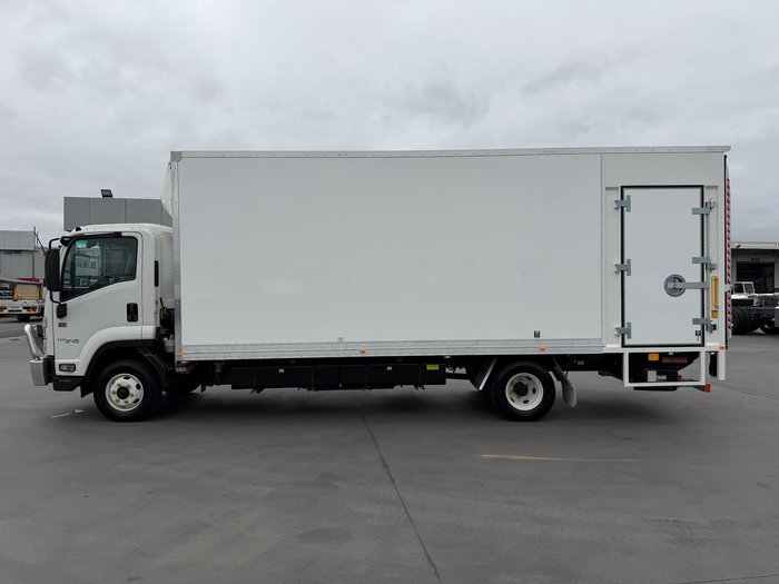 2023 Isuzu F Series FRR110-240