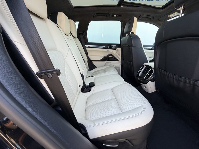 2016 Porsche Cayenne Turbo