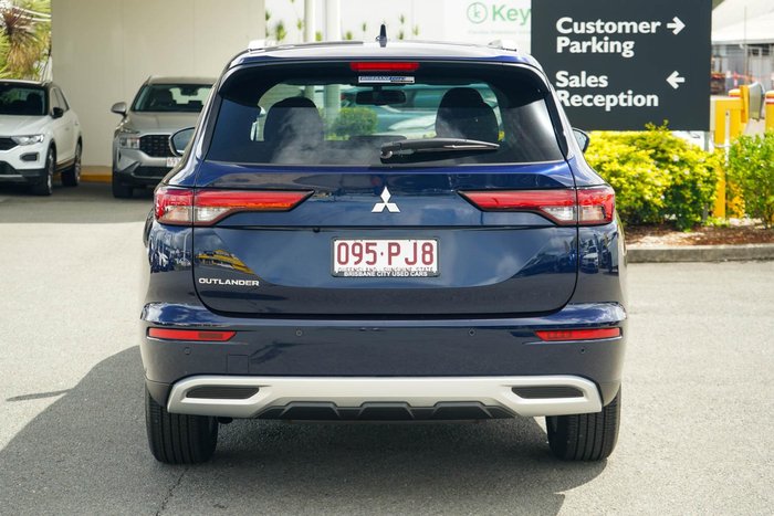 2024 Mitsubishi Outlander LS