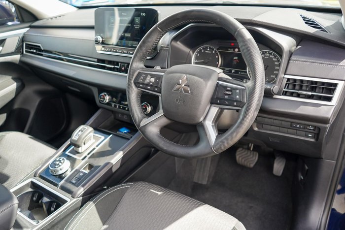 2024 Mitsubishi Outlander LS