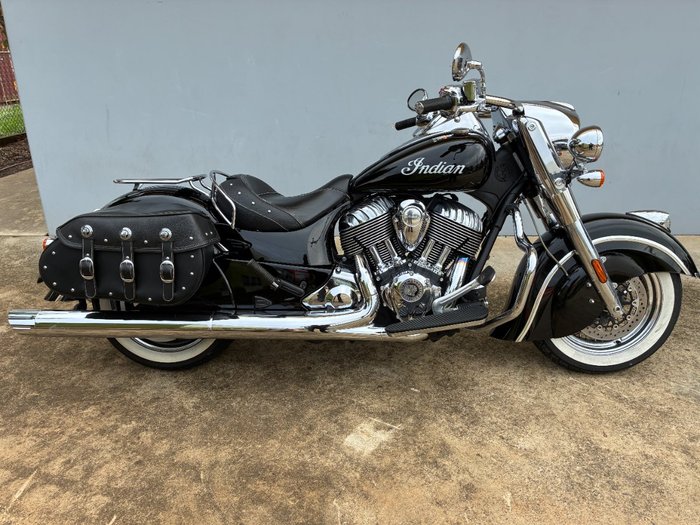 2015 Indian CHIEF VINTAGE Thunder Black