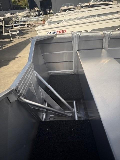 2026 QUINTREX F370 Outback Explorer