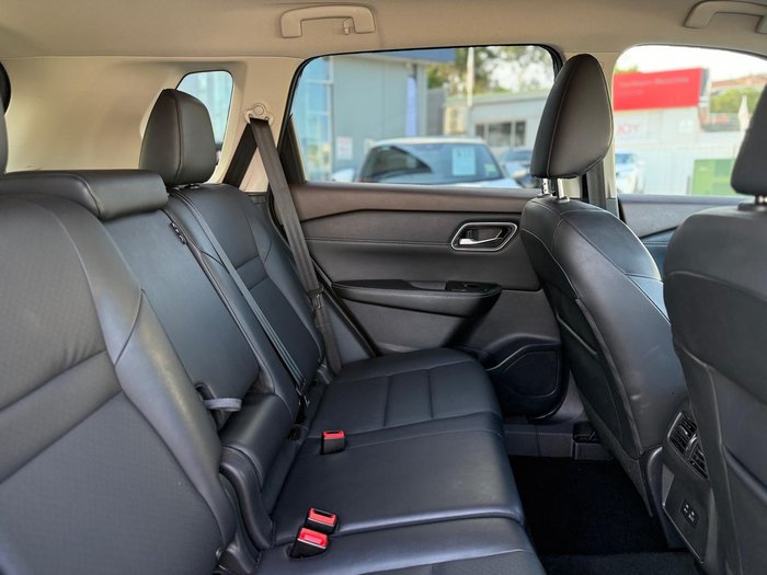 2024 Nissan X-TRAIL ST-L