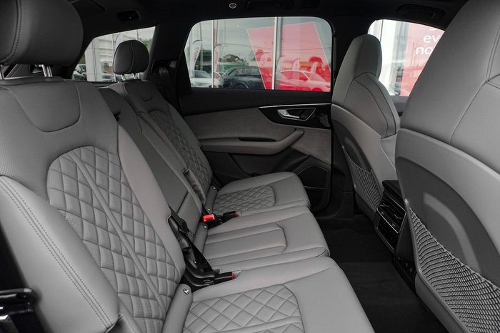 2025 Audi Q7 TDI 210kW S line