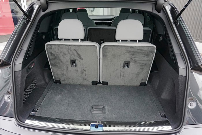 2025 Audi Q7 TDI 210kW S line