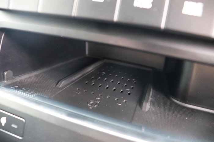 2022 Hyundai STARIA LOAD