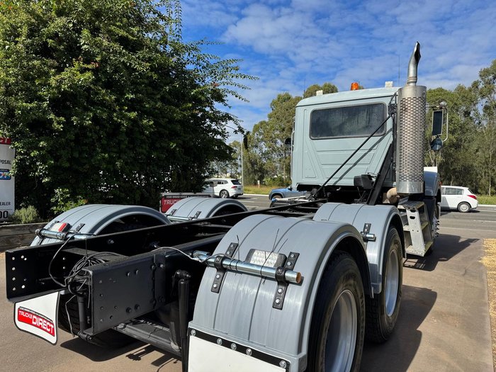 2011 Mack Metro-Liner GREY