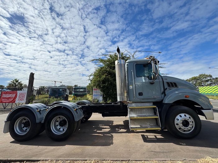 2011 Mack Metro-Liner GREY