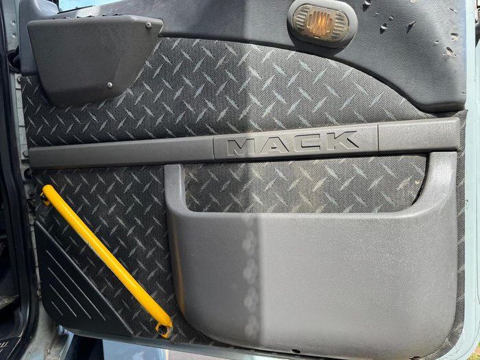 2011 Mack Metro-Liner GREY