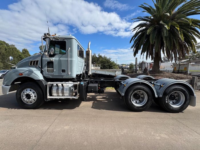 2011 Mack Metro-Liner GREY