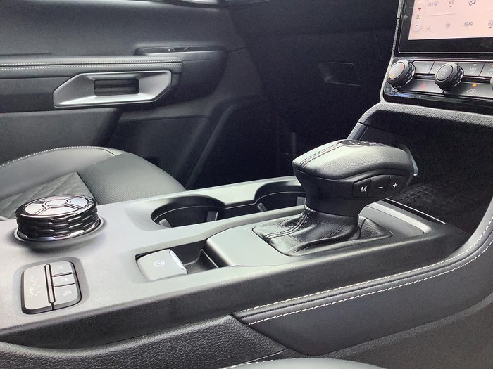 2025 Ford Everest Platinum