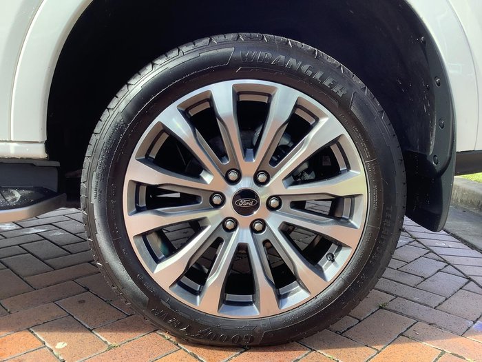 2025 Ford Everest Platinum