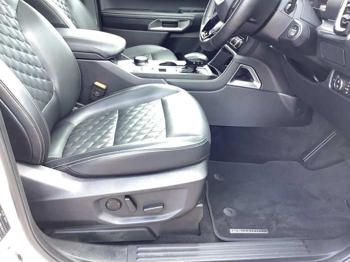 2025 Ford Everest Platinum