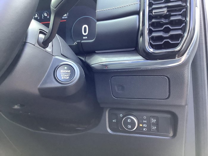 2025 Ford Everest Platinum