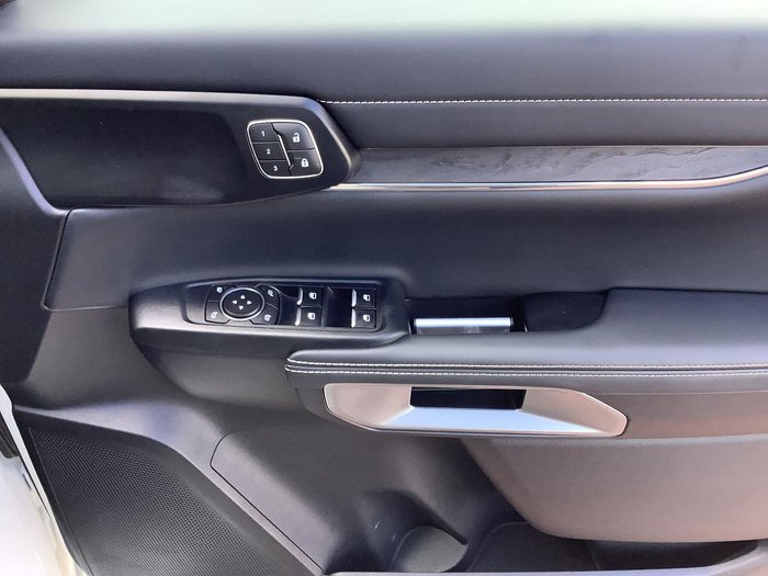 2025 Ford Everest Platinum