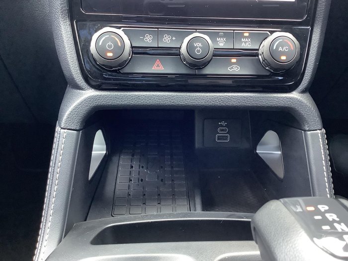 2025 Ford Everest Platinum