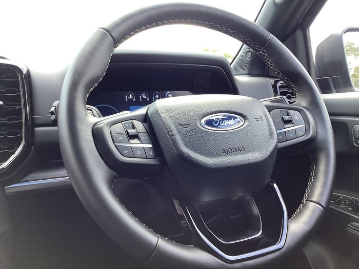 2025 Ford Everest Platinum