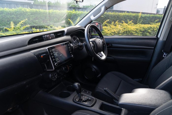 2022 Toyota Hilux SR