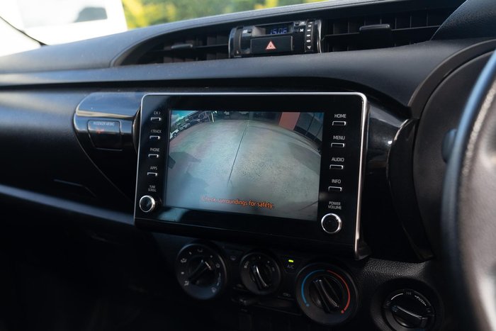2022 Toyota Hilux SR