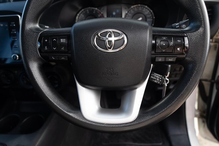 2022 Toyota Hilux SR