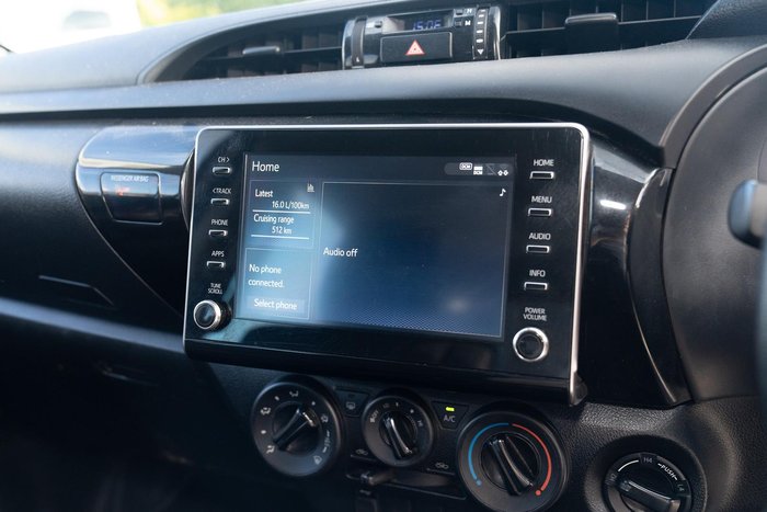 2022 Toyota Hilux SR