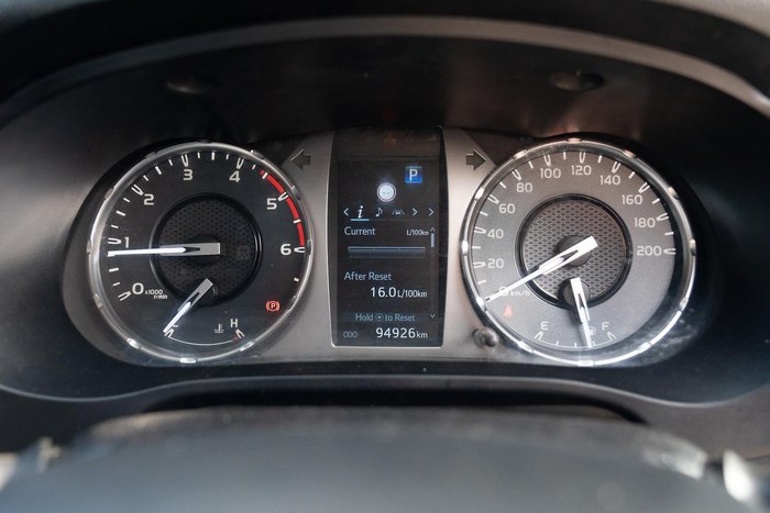 2022 Toyota Hilux SR