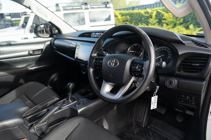 2022 Toyota Hilux SR
