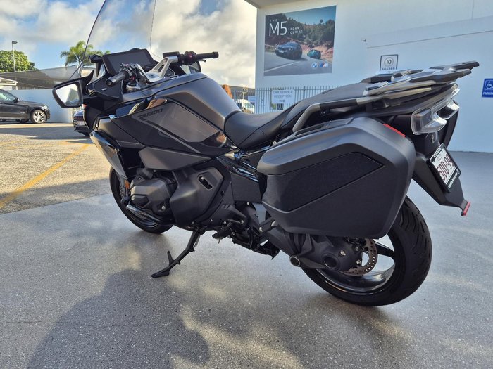2025 BMW R 1300 RT Triple Black R 1300 Black