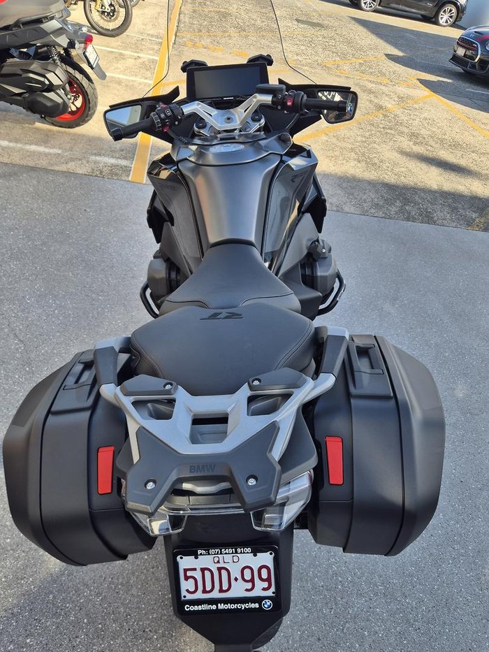 2025 BMW R 1300 RT Triple Black R 1300 Black