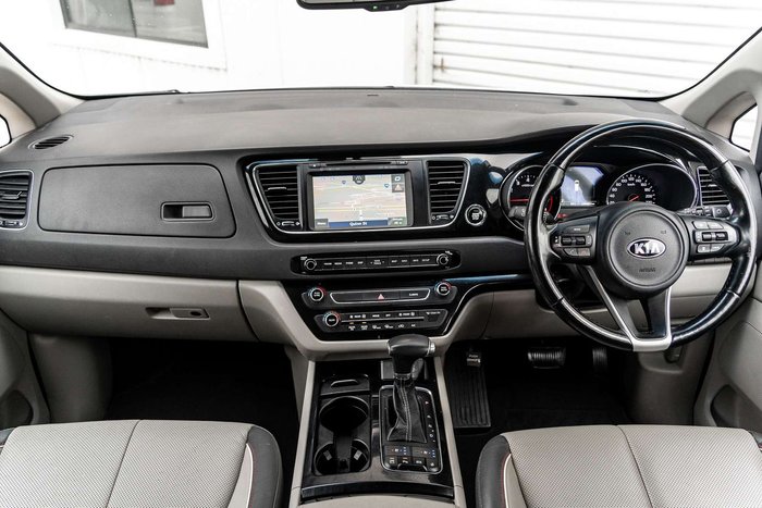 2017 Kia Carnival Platinum