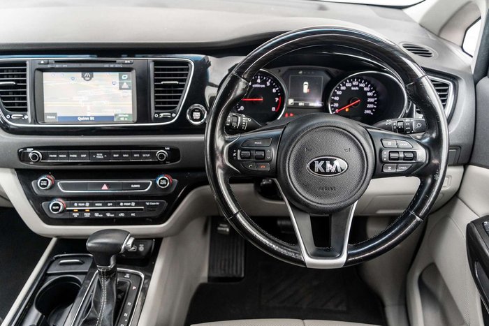 2017 Kia Carnival Platinum