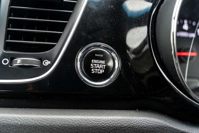 2017 Kia Carnival Platinum