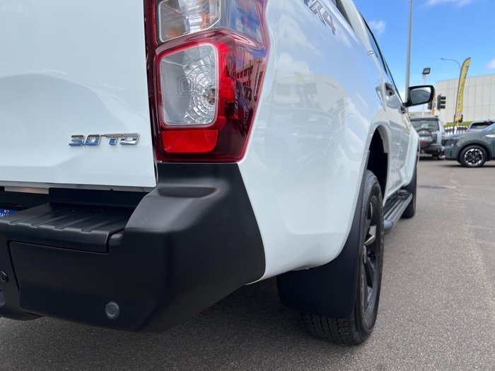2025 Isuzu D-MAX X-RIDER