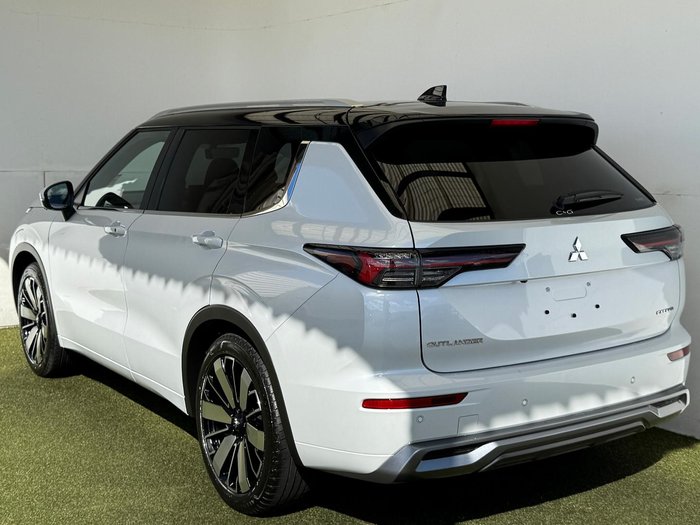 2025 Mitsubishi Outlander Exceed Tourer