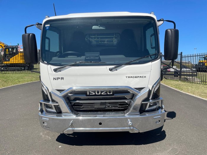 2026 Isuzu Npr 45/65-175 Mt D28 Trade Pack