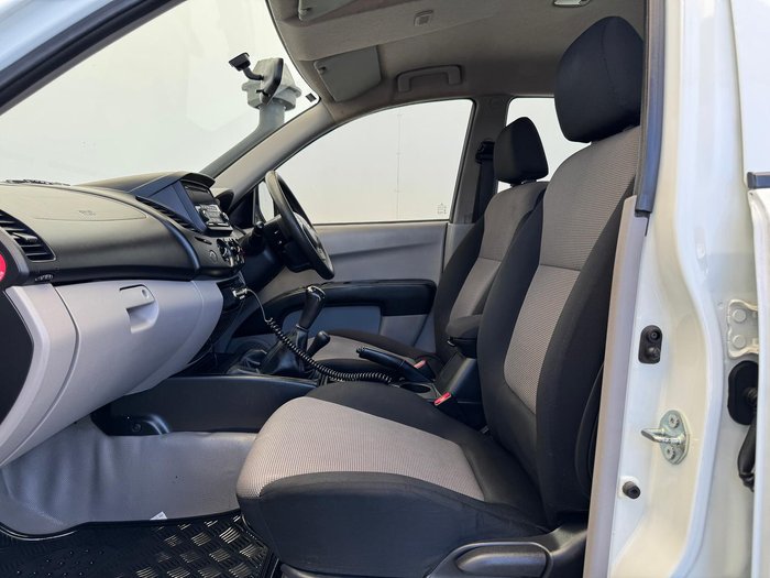 2014 Mitsubishi Triton GLX