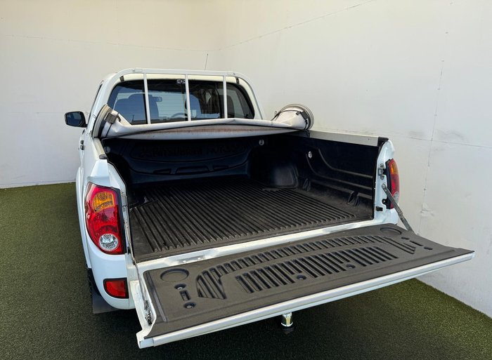 2014 Mitsubishi Triton GLX