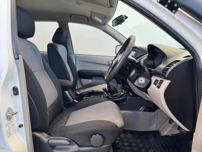 2014 Mitsubishi Triton GLX