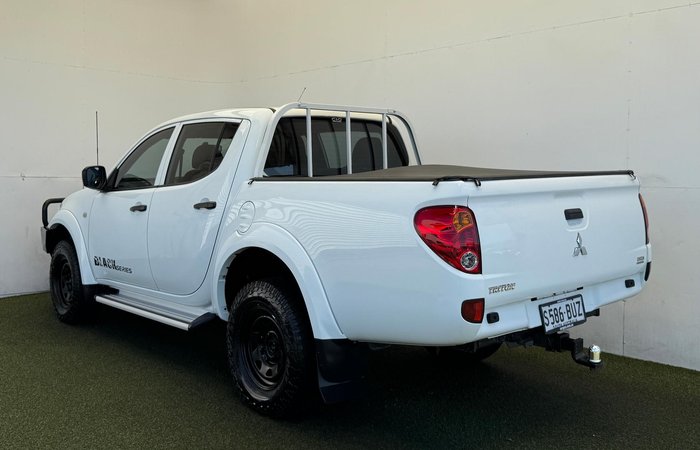 2014 Mitsubishi Triton GLX