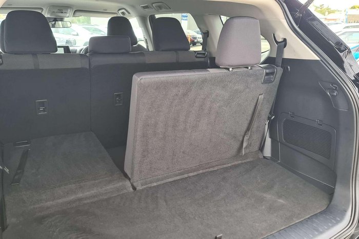 2023 Toyota Kluger GX