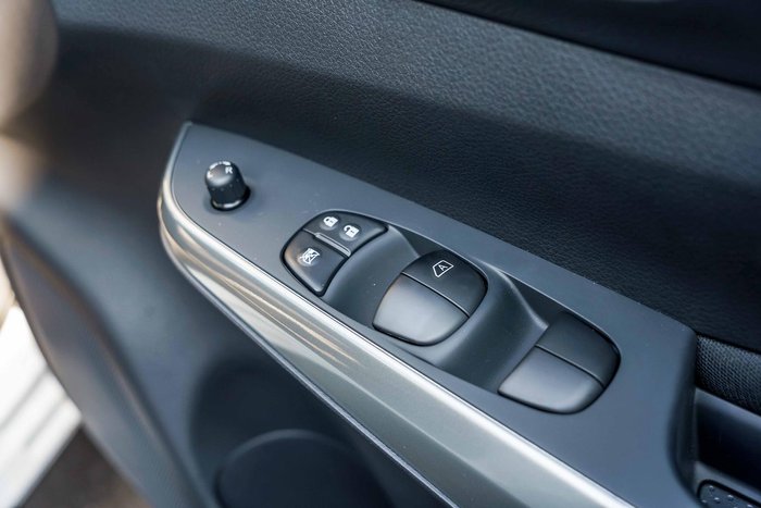 2025 Nissan Navara SL D23 MY25 4X4 Dual Range Solid White