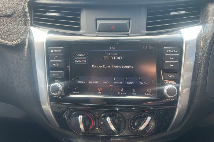 2021 Nissan Navara SL