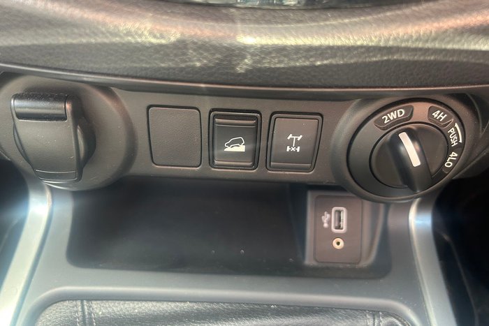 2021 Nissan Navara SL