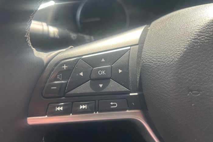 2021 Nissan Navara SL