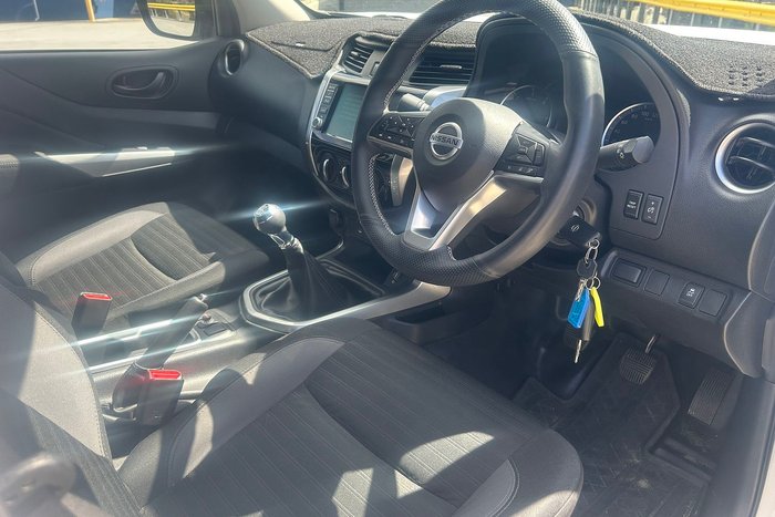 2021 Nissan Navara SL